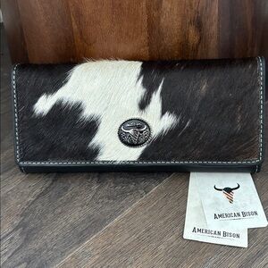 American Bison Genuine Leather,Hair on Hide,snap close,zip coin,5 card,ID,checks